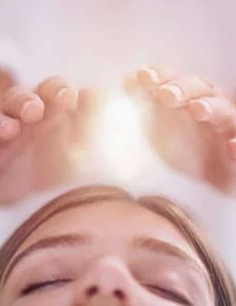 Traditional Usui Reiki session promoting energetic balance, stress relief, emotional wellness, relaxation, and holistic healing.